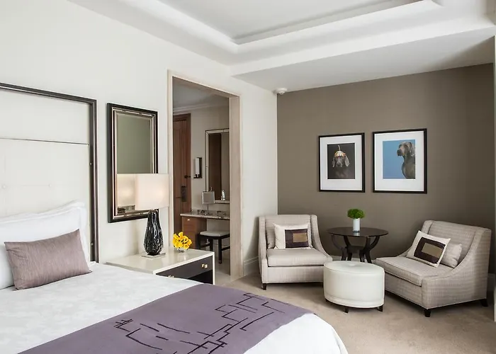 Deluxe King Room